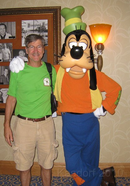 Disneyland 2010 HM Expo 0116.JPG - Okay, one is me, and one is Goofy.
